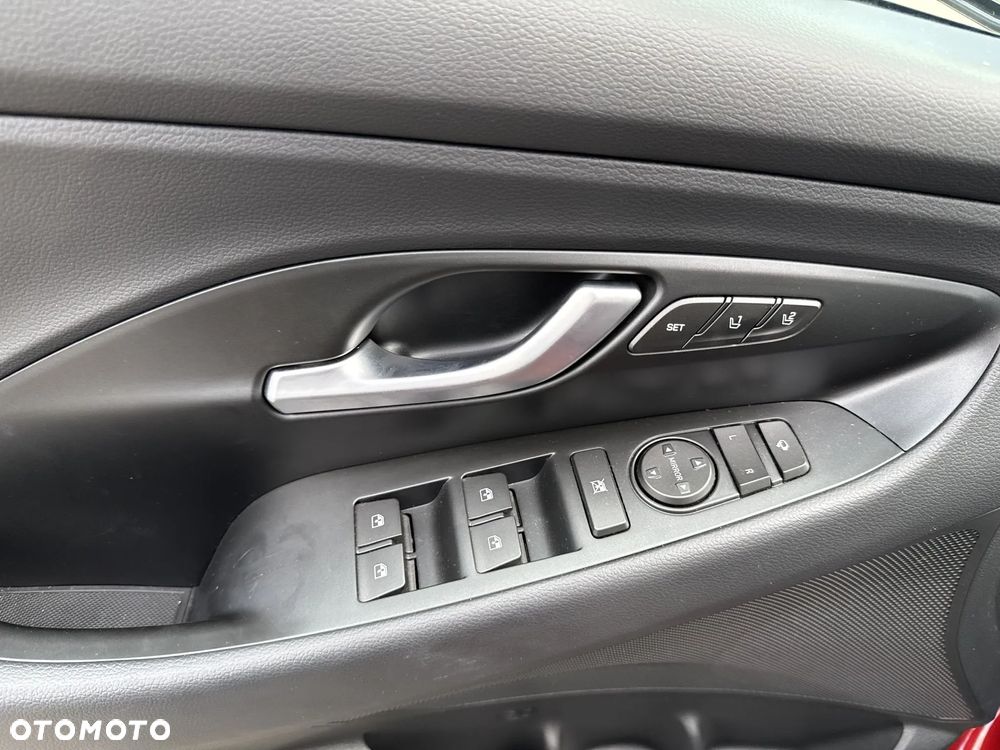 Hyundai i30 1.5 T-GDI 48V-Hybrid DCT N-Line - 10