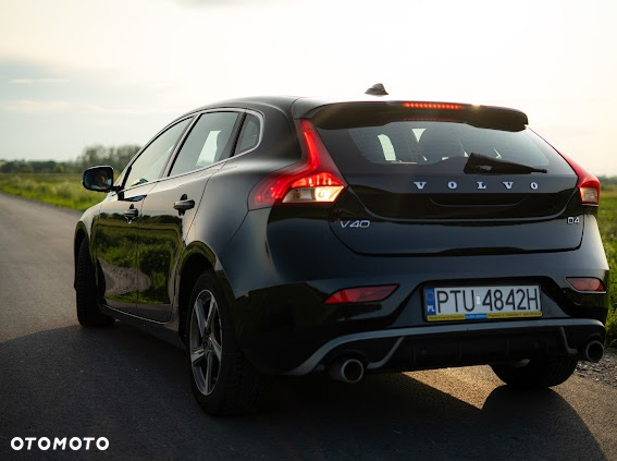 Volvo V40 D4 Drive-E R-Design Momentum - 11