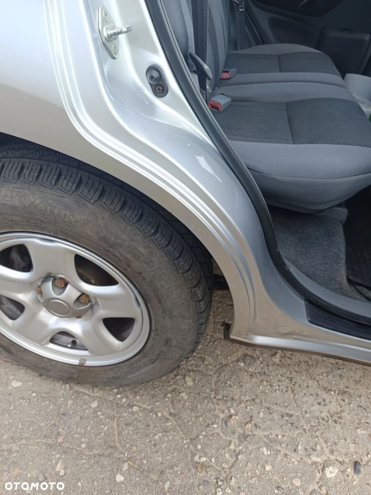 Toyota RAV4 2.0 VVT-i 4x4 - 8