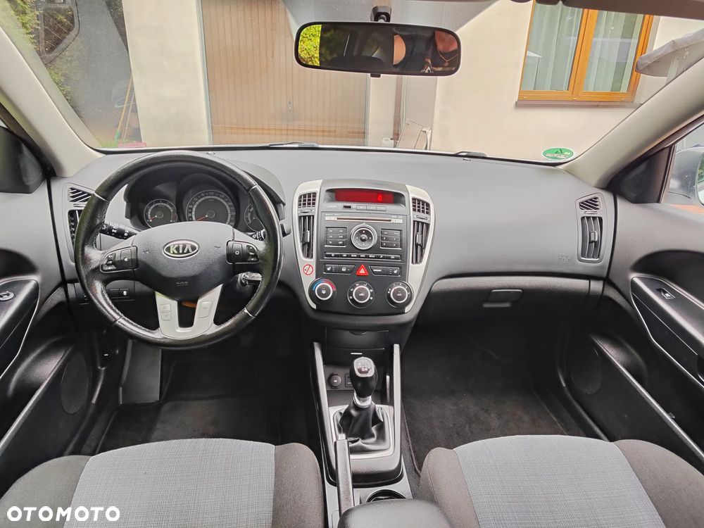Kia Ceed 1.4 CVVT - 10