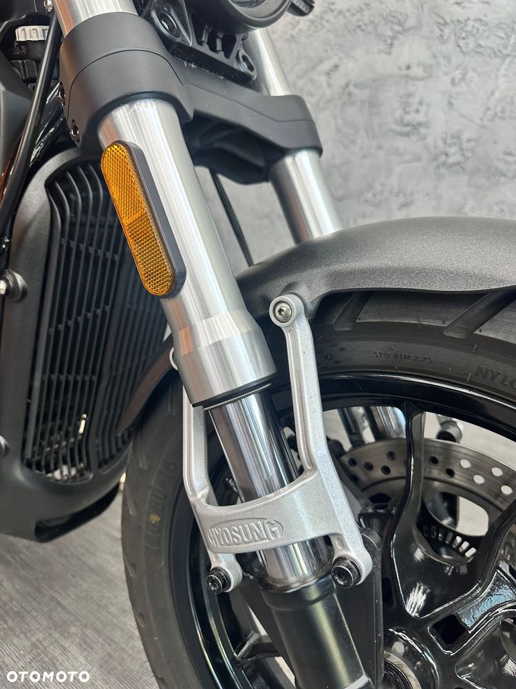 Hyosung GV - 8