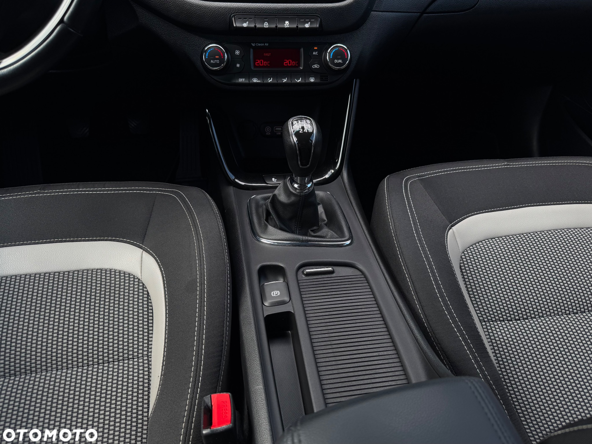 Kia Ceed 1.6 CRDi 136 ISG Spirit - 17