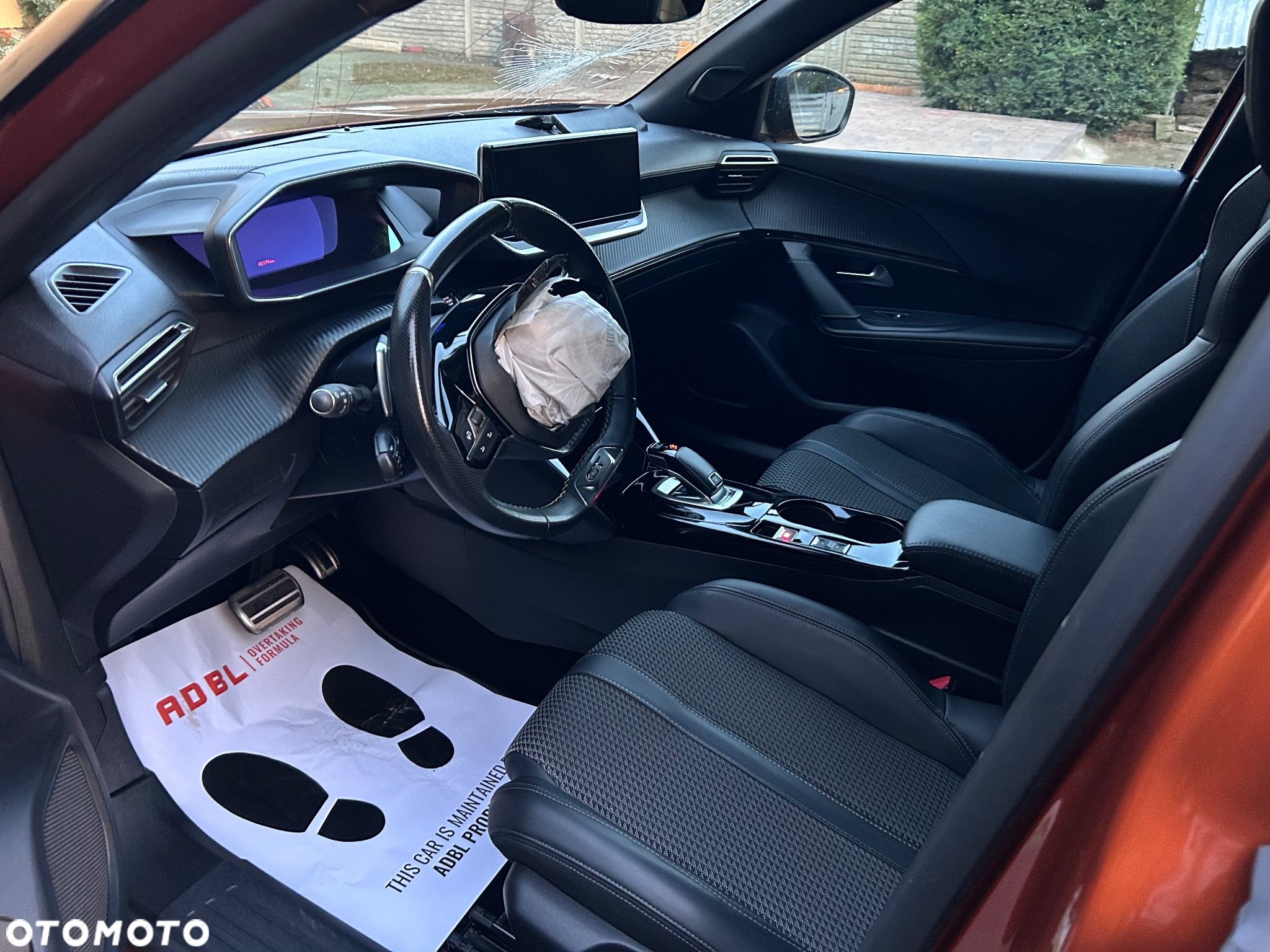 Peugeot 2008 BlueHDi 130 EAT8 GT - 14