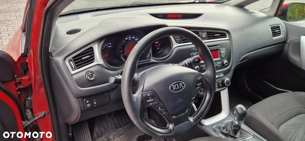 Kia Ceed 1.6 GDI L Business Line - 14
