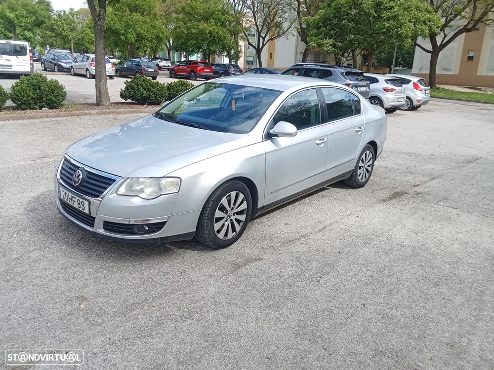 VW Passat 2.0 TDI Trendline BlueMotion - 5