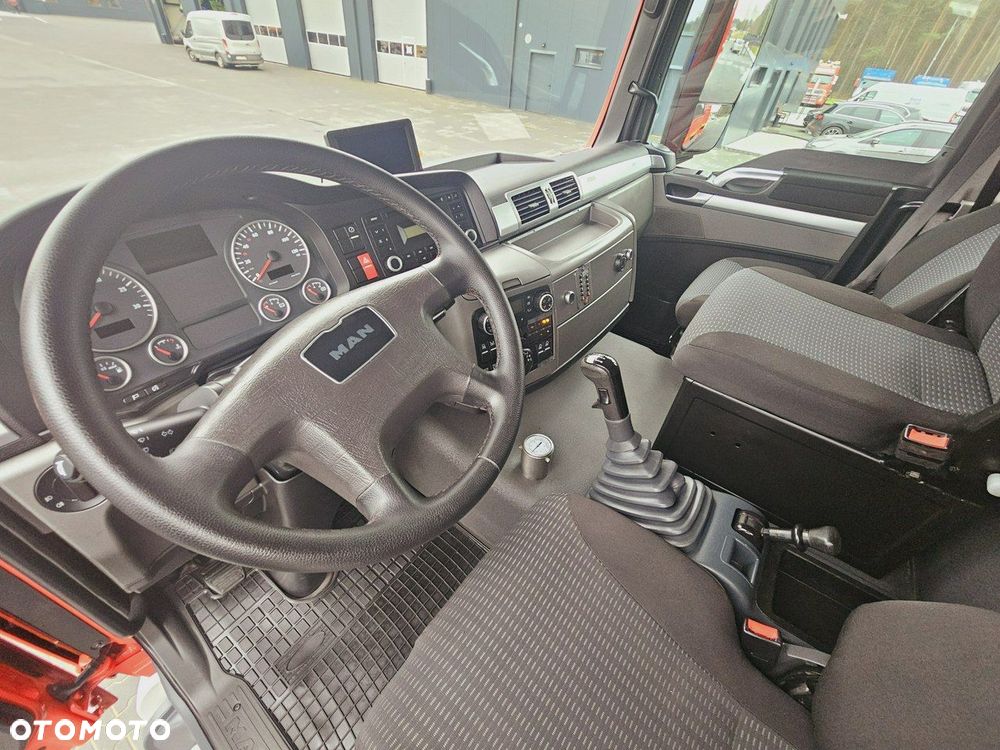 MAN TGS 26.440 6x6 9500 l woda + 950 piana Stolarczyk straż pożarna - 36