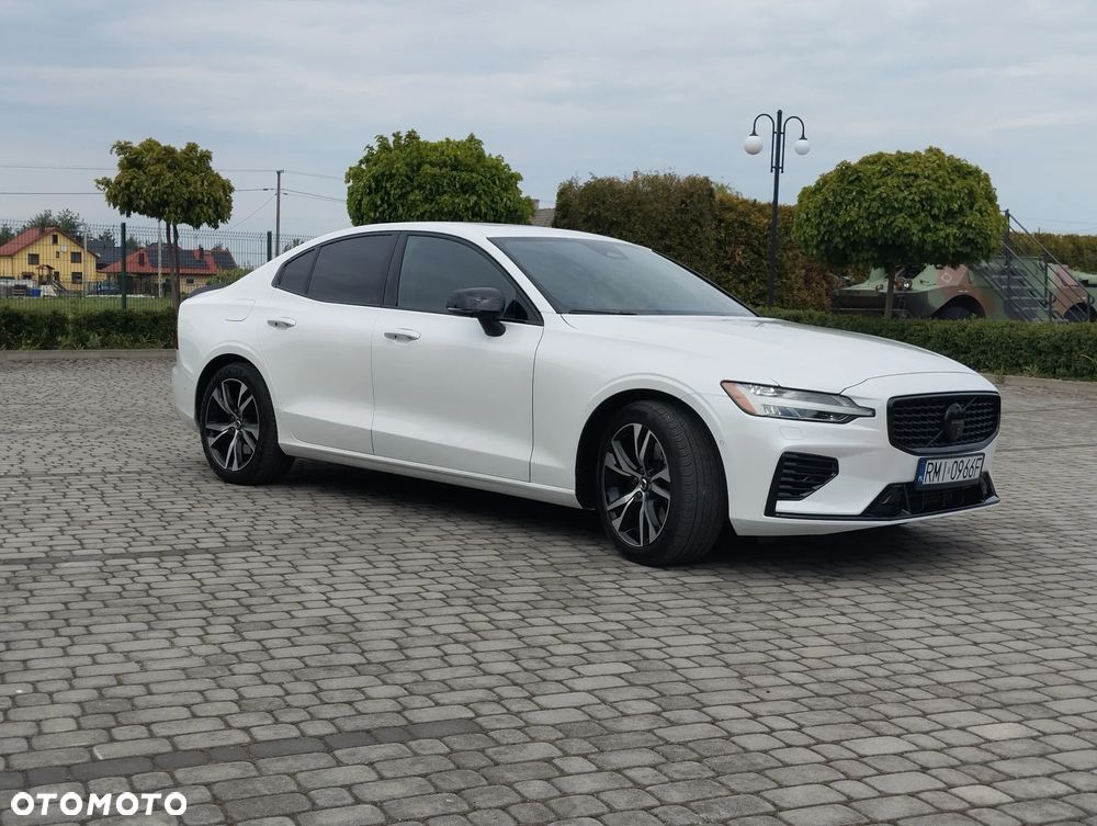 Volvo S60 T8 Recharge AWD Plus Dark - 26