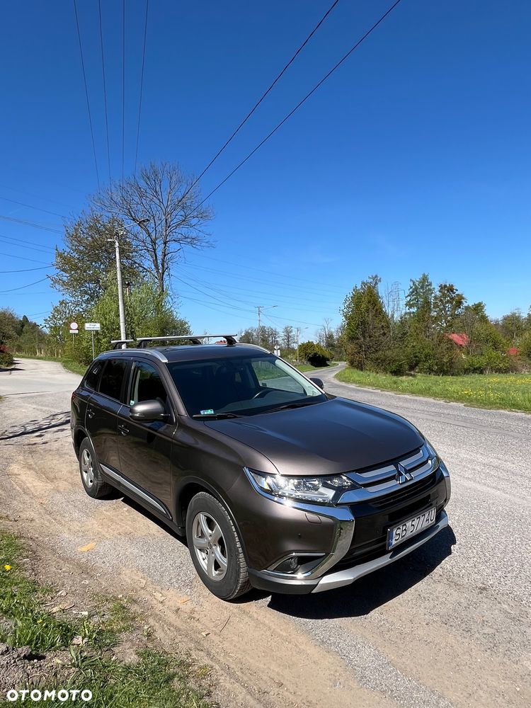 Mitsubishi Outlander 2.2 DI-D Instyle SDA 4WD - 1