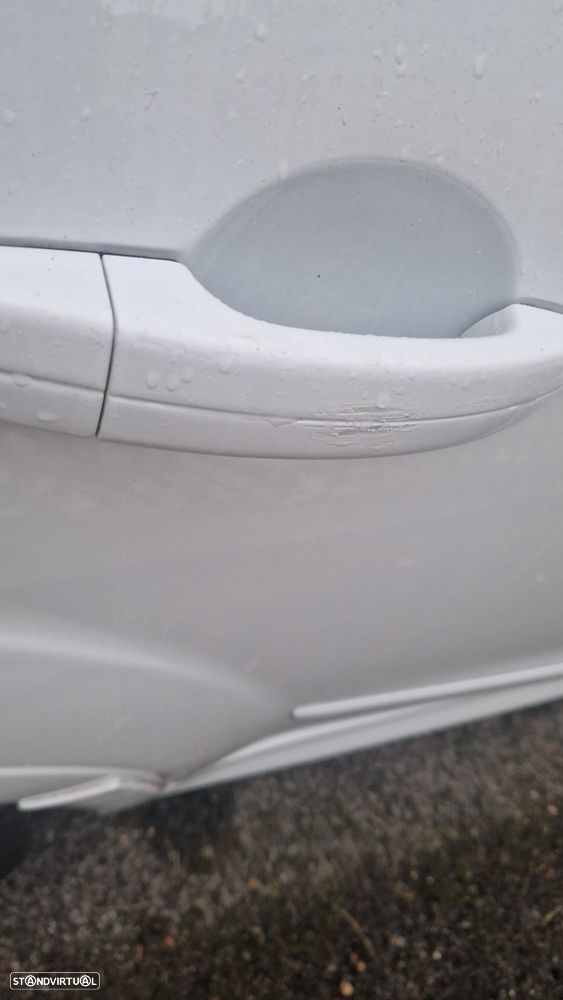 Ford S-Max 2.0 TDCi Titanium 7L 143g - 13