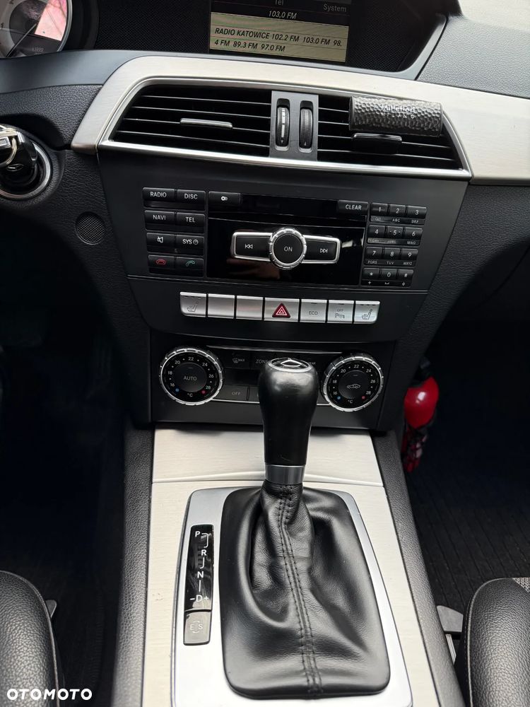 Mercedes-Benz Klasa C 220 T CDI DPF (BlueEFFICIENCY) 7G-TRONIC Avantgarde - 15