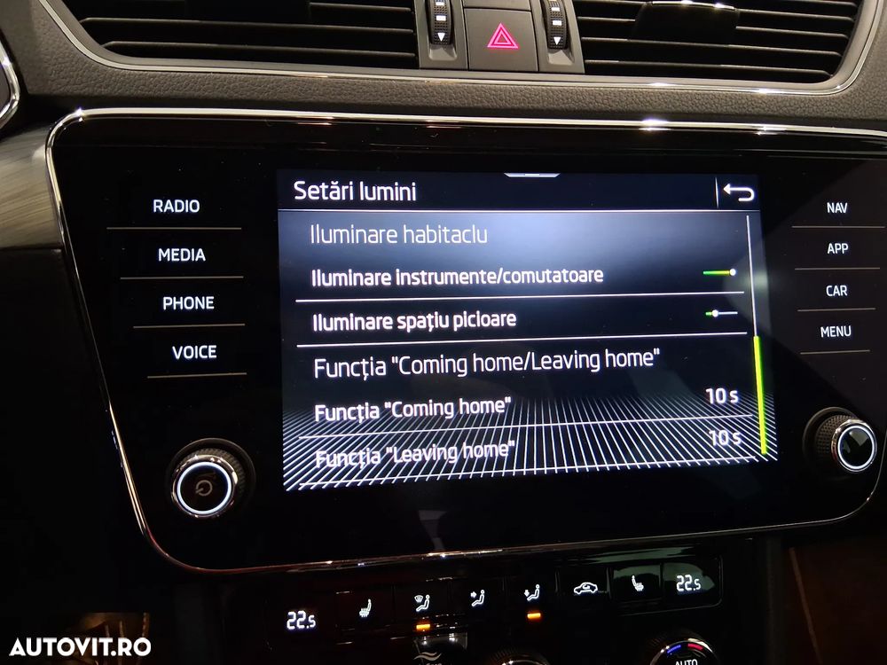 Skoda Superb 2.0 TDI DSG Ambition - 26