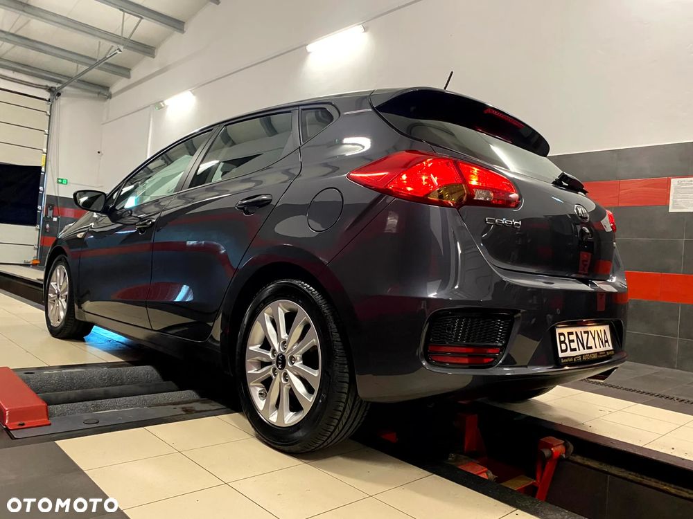 Kia Ceed 1.6 GDI Platinum Edition - 10