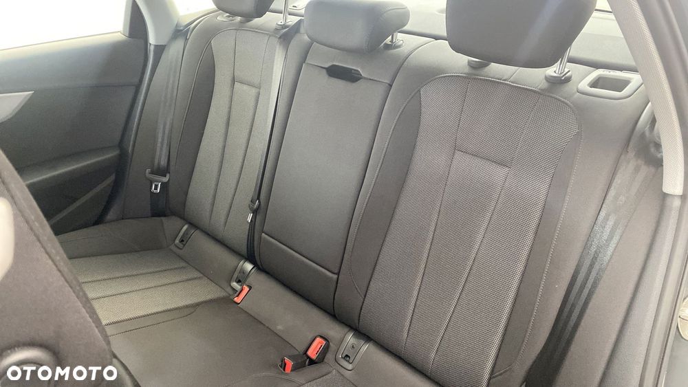 Audi A4 Limousine 35 TFSI mHEV S tronic - 12