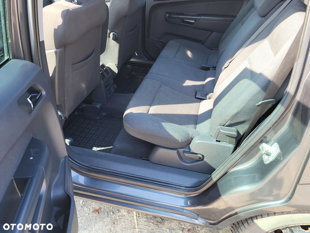 Opel Zafira 1.9 CDTI 111 - 12