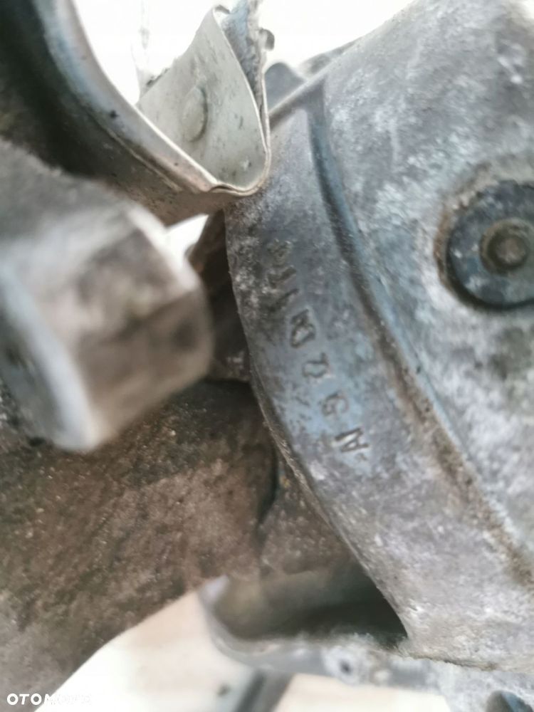 audi a4 b8 poduszka silnika 8k0199381 łapa wspornik silnika 8k0199308bj - 7