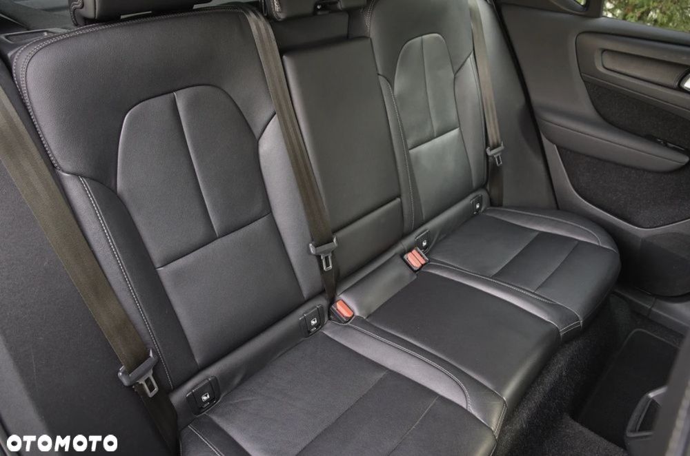 Volvo XC 40 T3 Momentum Pro - 29