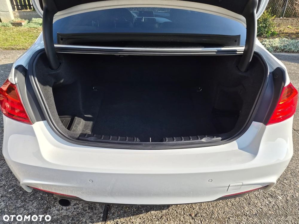 BMW Seria 3 320d M Sport EU6 - 19