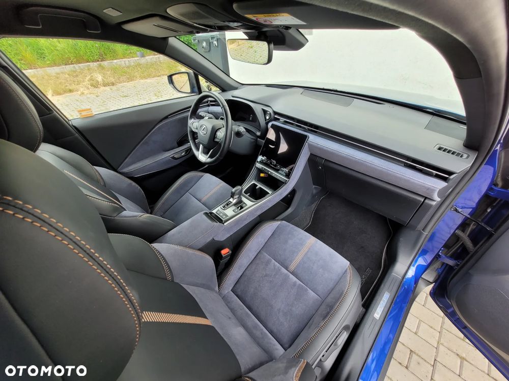 Lexus LBX 1.5 Hybrid Cool - 4