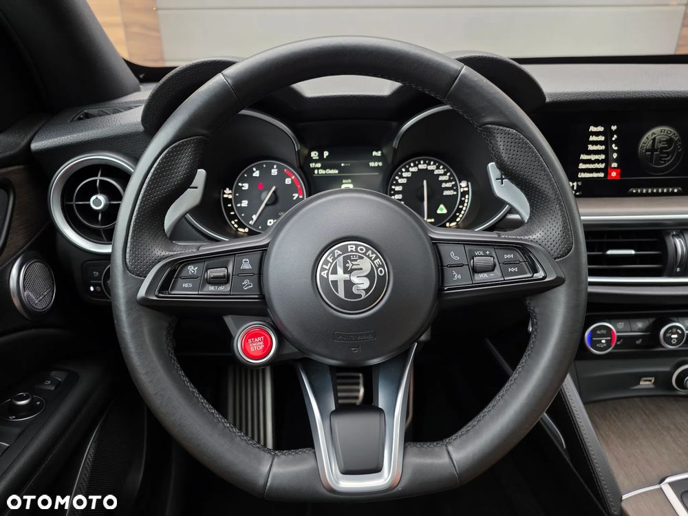 Alfa Romeo Stelvio 2.0 Turbo 16V AT8-Q4 First Edition - 33