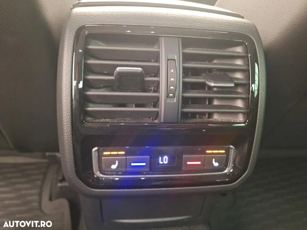 Volkswagen Passat - 13