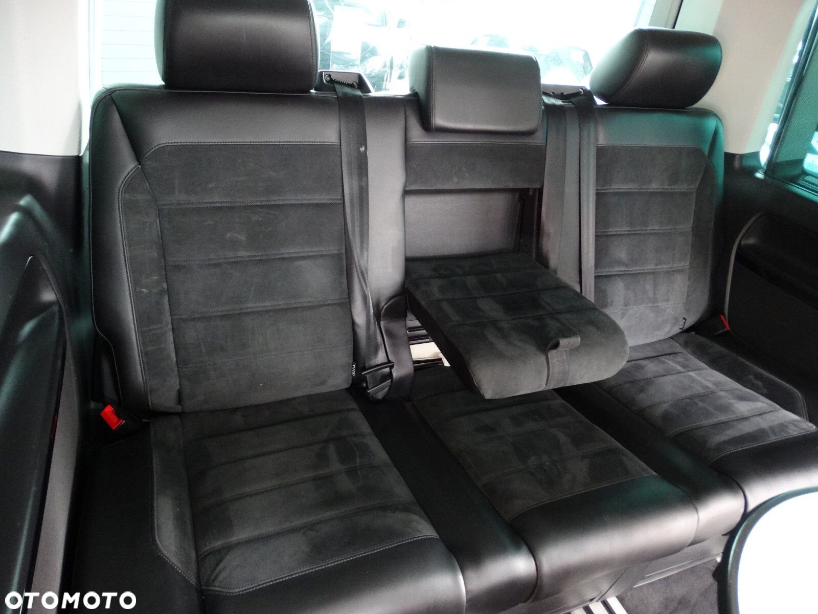 Volkswagen Multivan - 10