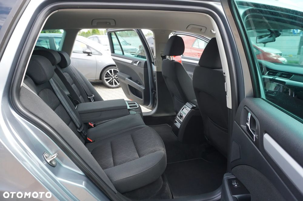 Skoda Superb 2.0 TDI DSG FAMILY - 29