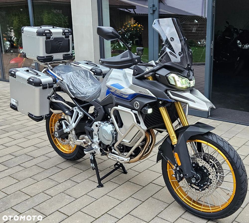 VOGE 900DSX - 16