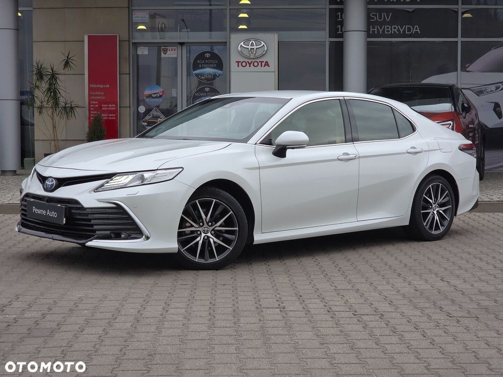 Toyota Camry 2.5 Hybrid Executive CVT - 2