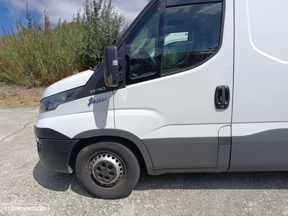 Iveco daily 2.3 35 s 140 isotérmica - 11