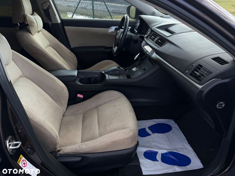 Lexus CT 200h Prestige - 18