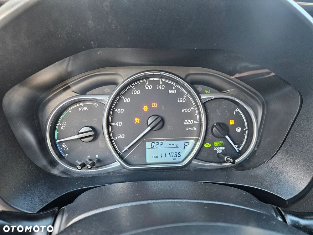 Toyota Yaris Hybrid 100 Active EU6 - 16