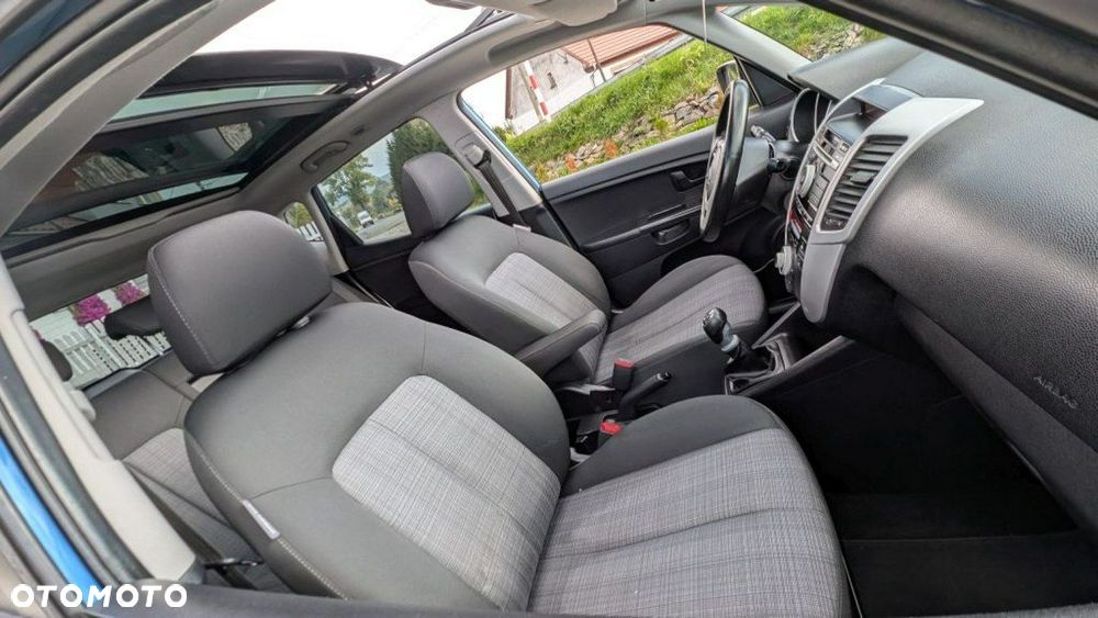 Kia Venga - 18