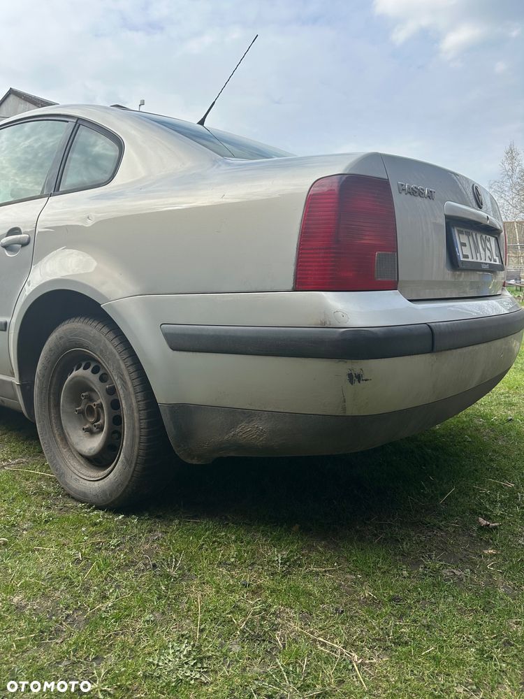 Volkswagen Passat 1.6 - 5