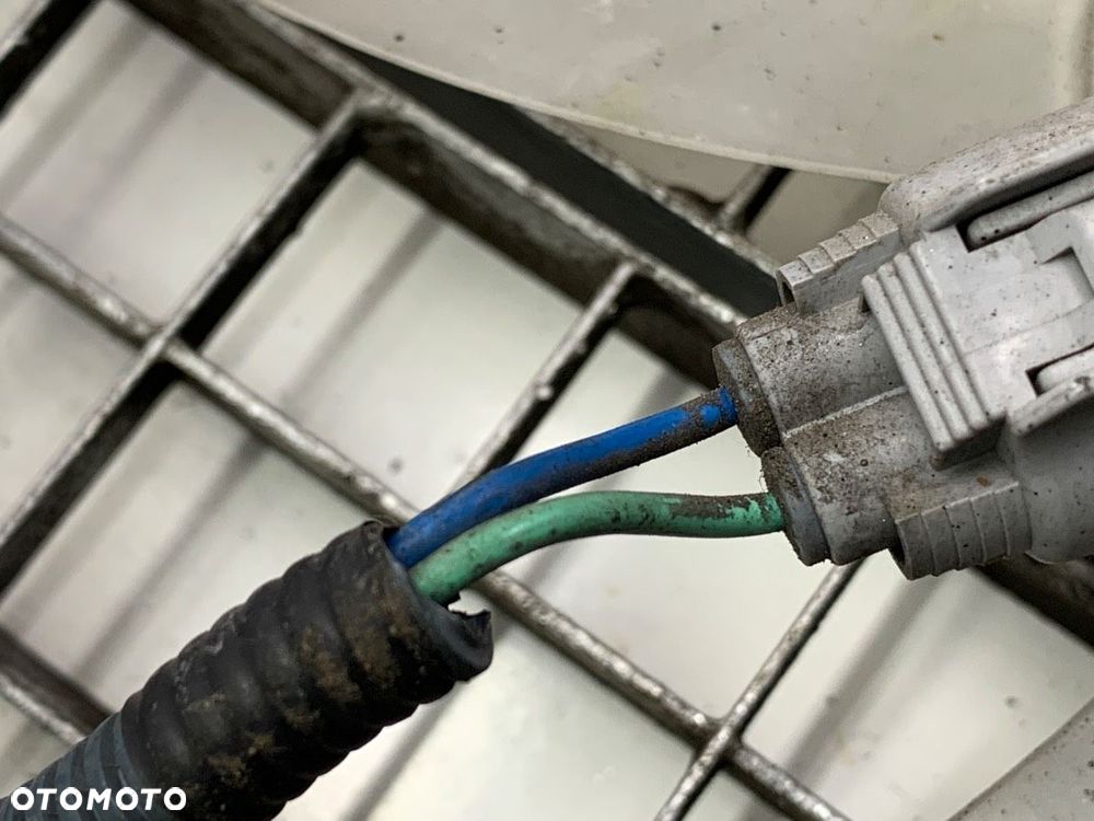 WENTYLATOR CHŁODNICY  TOYOTA YARIS (_P9_) 2005 - 2014 1.33 VVT-i (NSP90_) 74 kW [100 KM] benzyna - 3