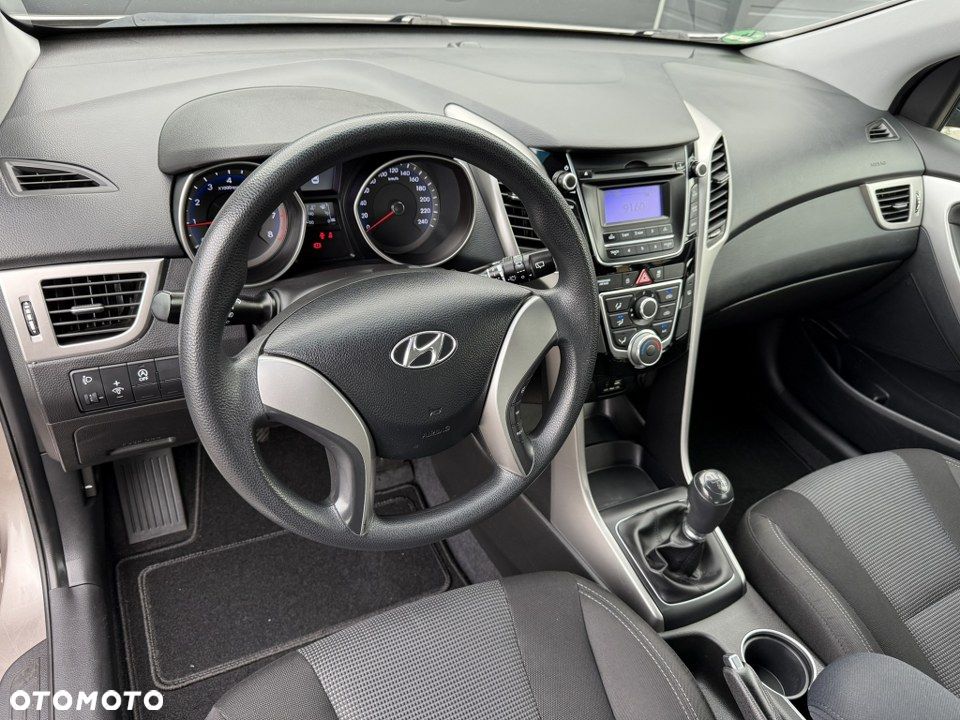 Hyundai i30 1.4 Premiere Comfort - 19