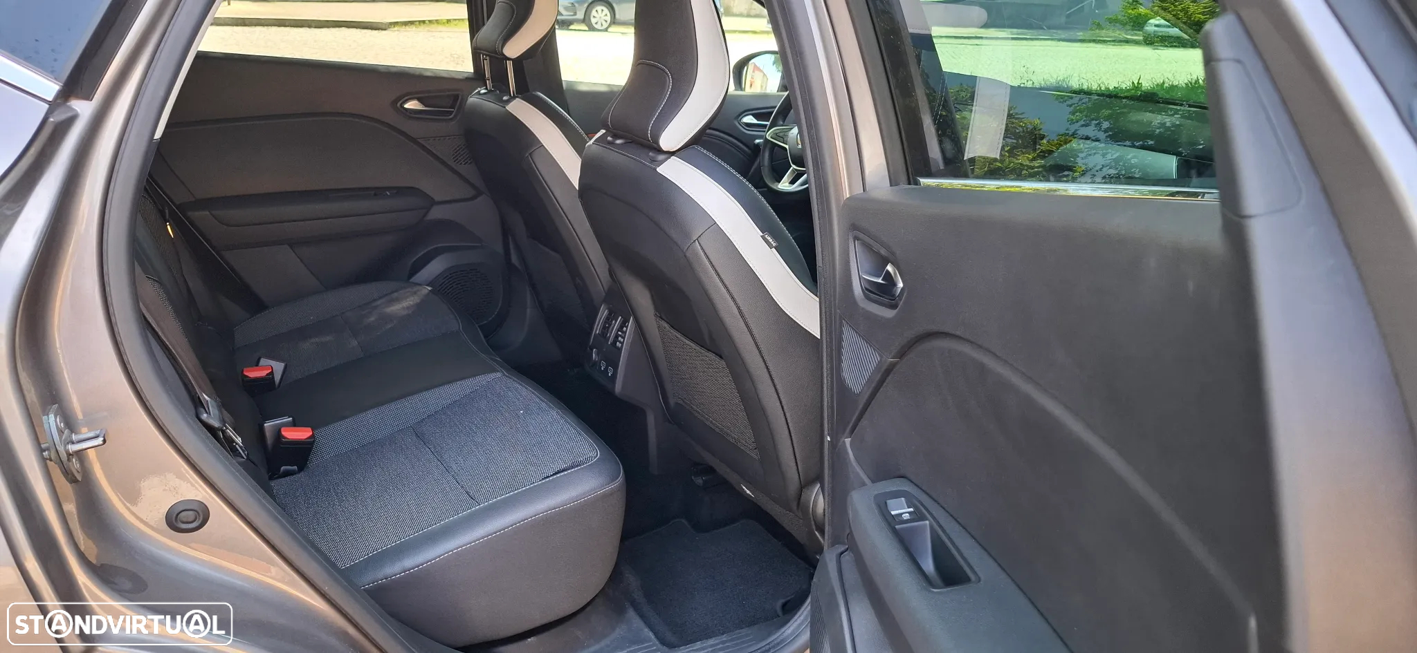 Renault Captur 1.0 TCe Evolution - 10