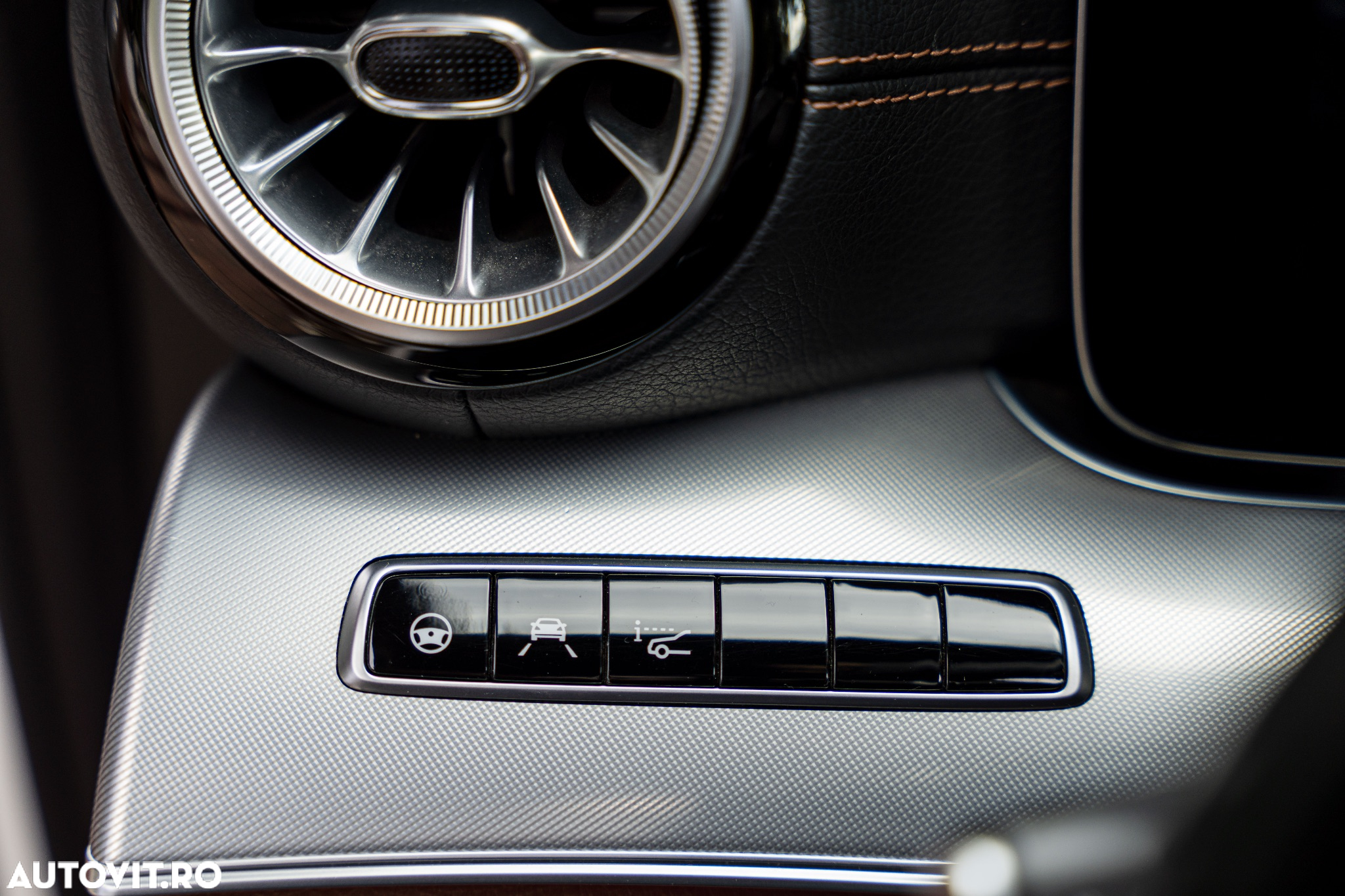 Mercedes-Benz E 300 Coupe 9G-TRONIC AMG Line - 18