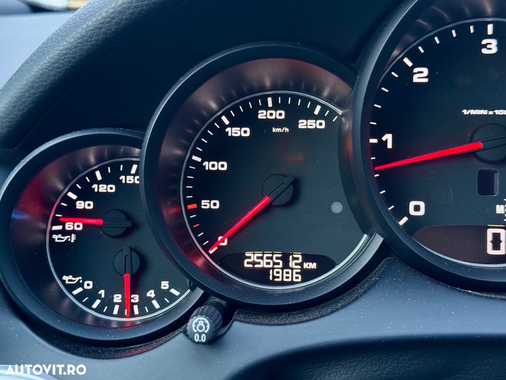 Porsche Cayenne Diesel Platinum Edition - 16