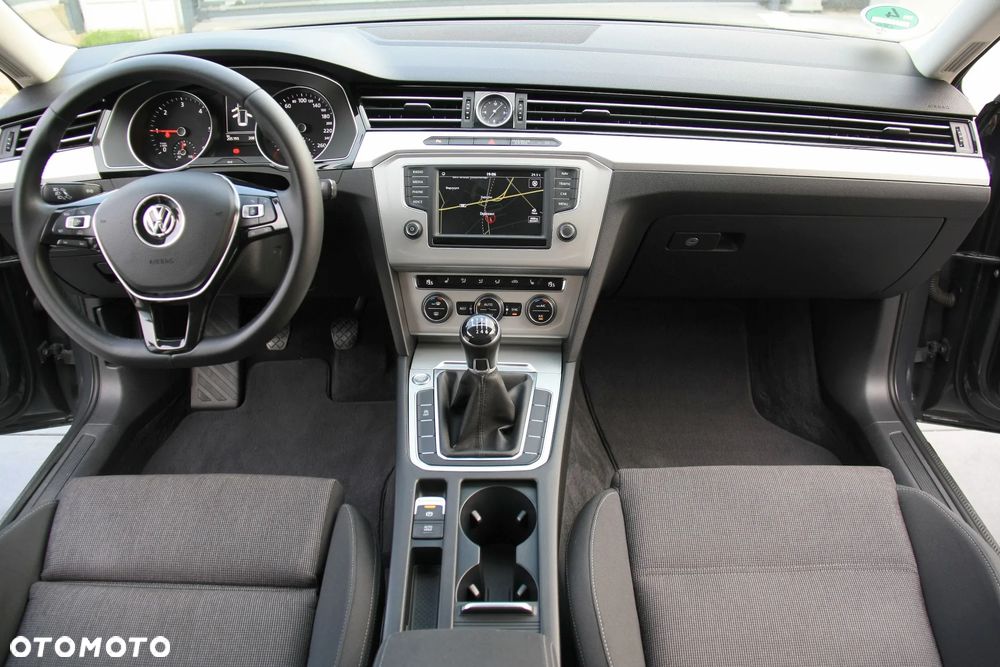 Volkswagen Passat 2.0 TDI BMT Comfortline - 29