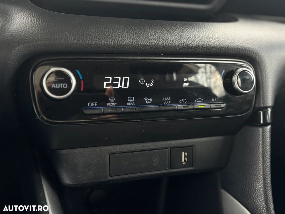 Toyota Yaris 1.5 VVT-i HSD Dynamic - 15