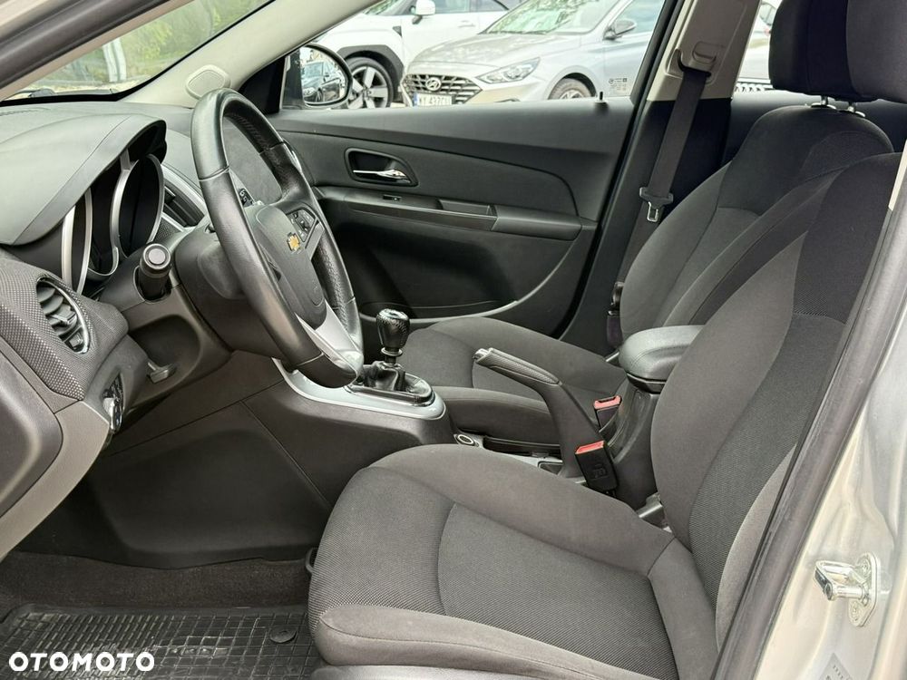 Chevrolet Cruze - 11