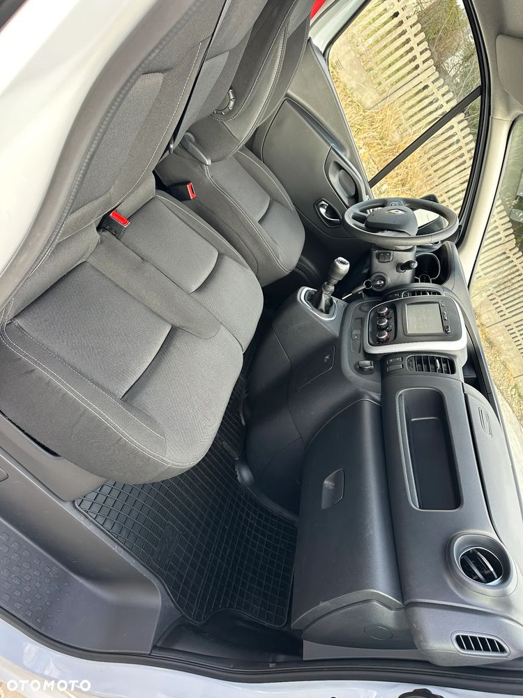 Renault Trafic - 8