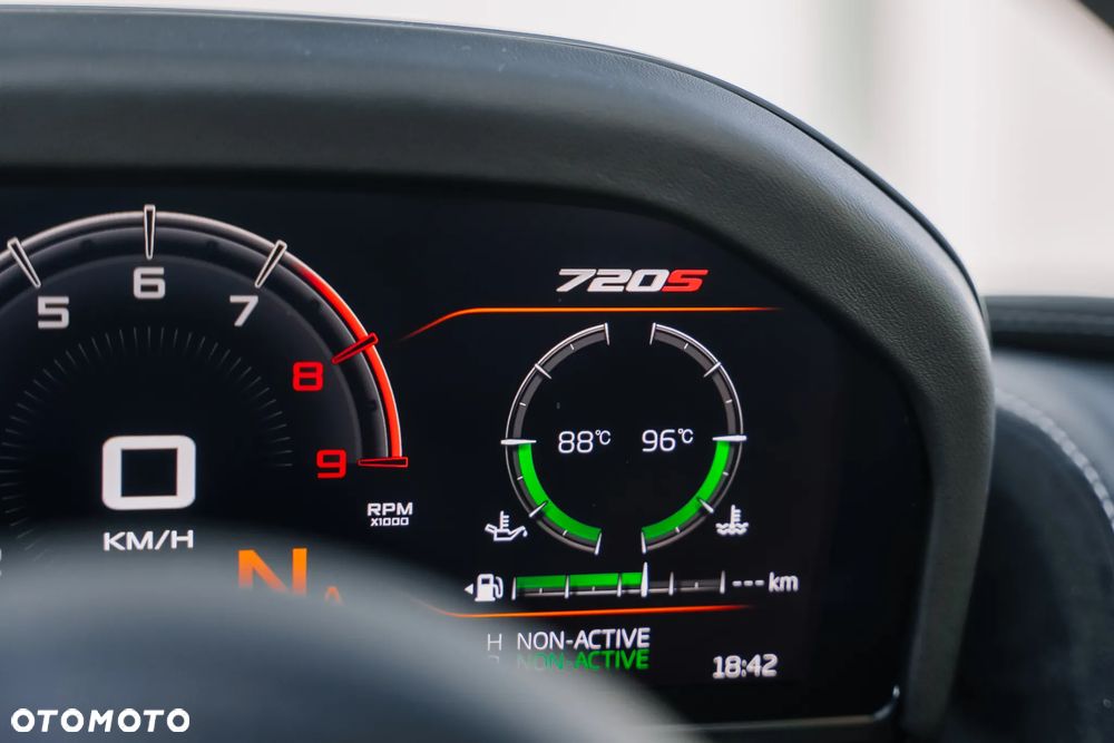 McLaren 720S Coupe - 23