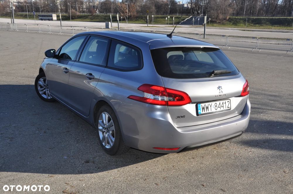 Peugeot 308 - 4