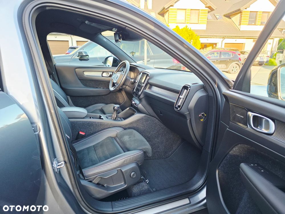 Volvo XC 40 D3 SCR R-Design - 36