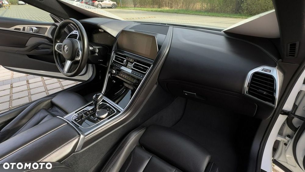 BMW Seria 8 - 15