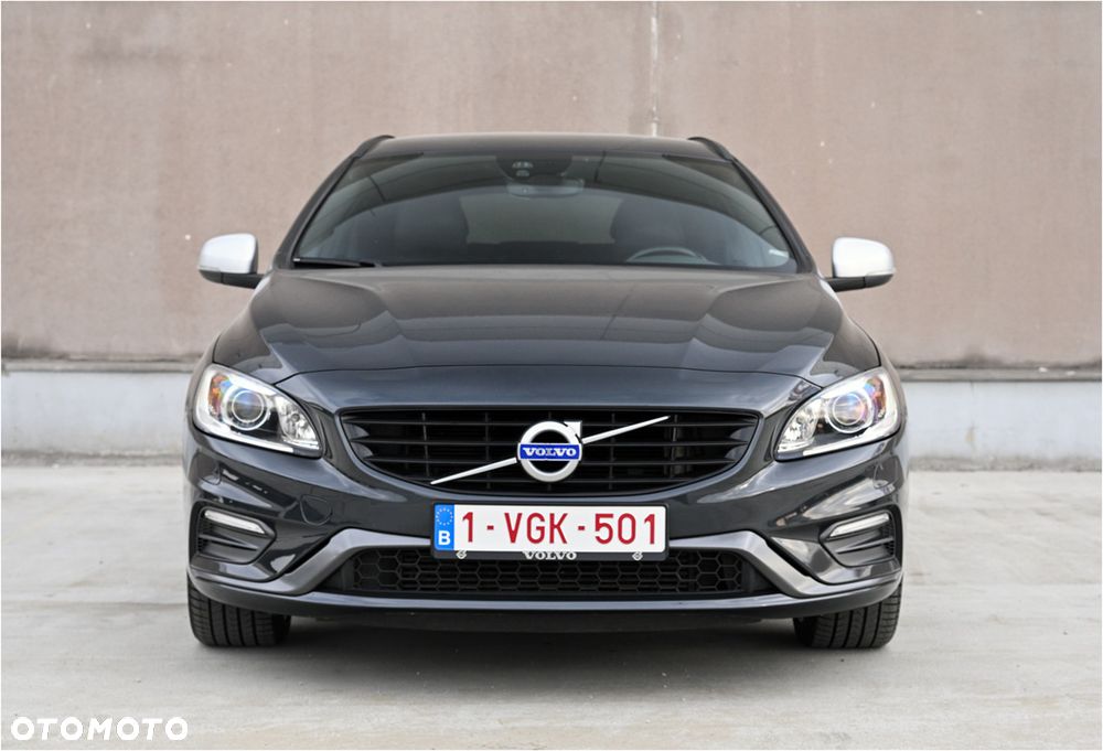 Volvo V60 D3 R-Design - 4