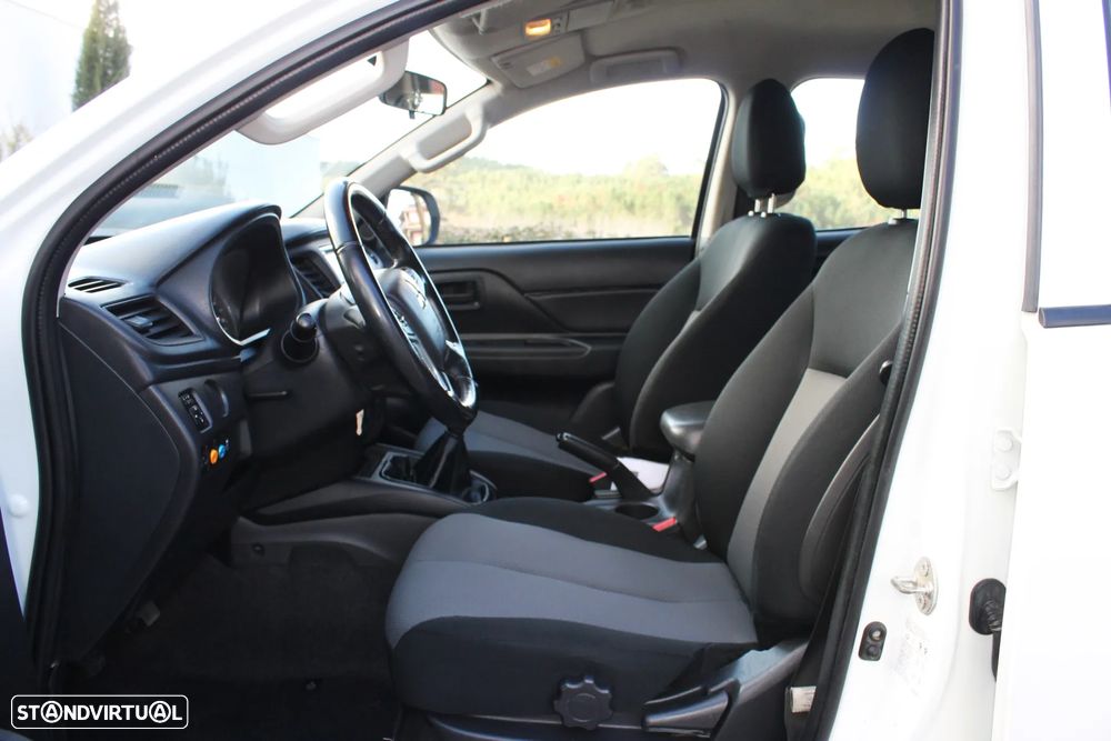 Mitsubishi L200 2.3 DI-D CD Invite 4WD - 6