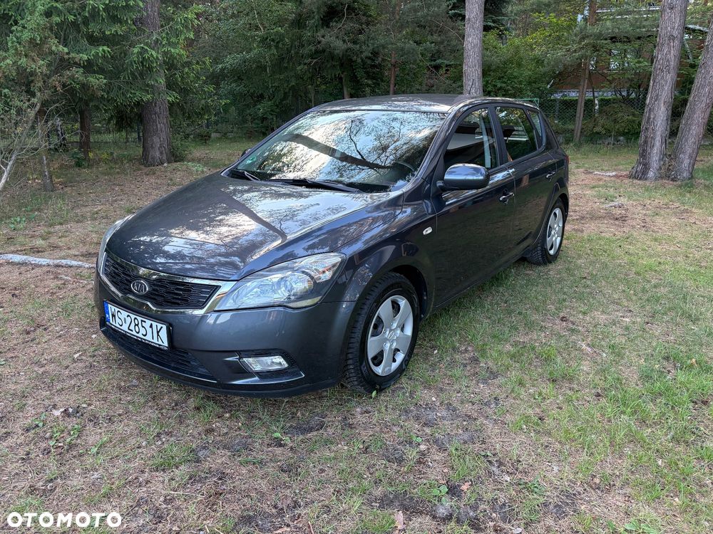 Kia Ceed 1.4 CVVT Dream-Team Edition - 1