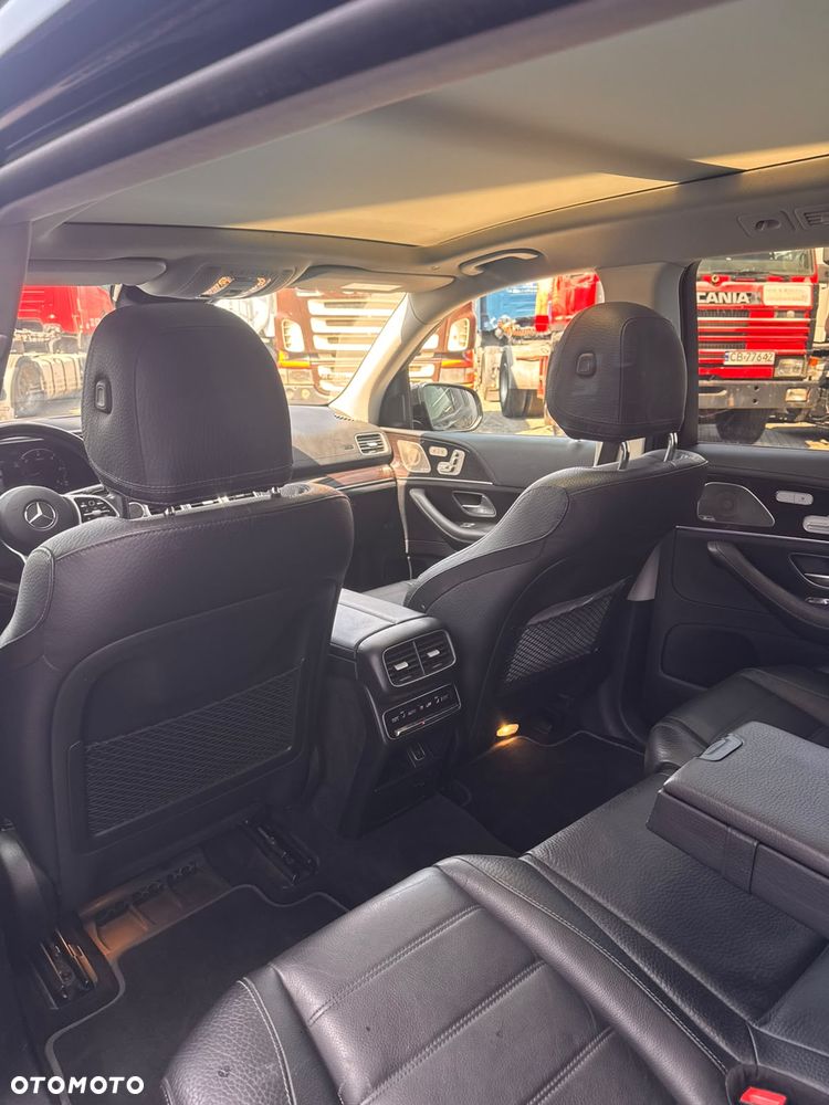 Mercedes-Benz GLS - 13